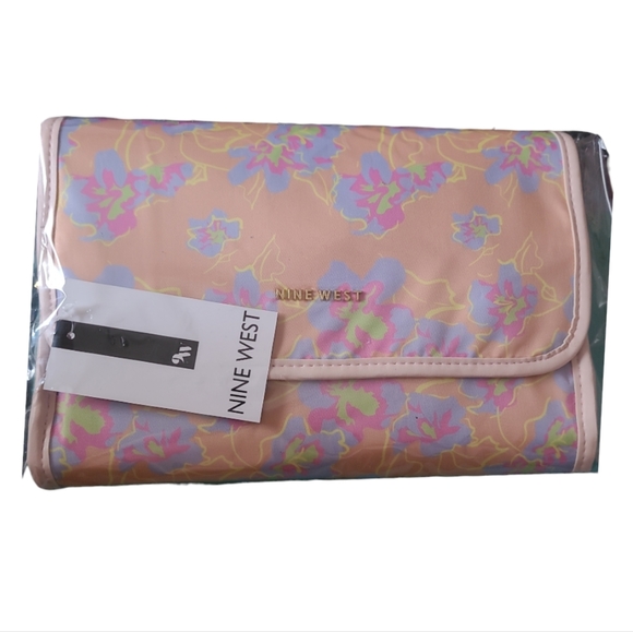 2/$65! Nine West Hanging Travel Organizer - Picture 4 of 10